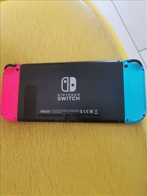 Voici un exemple d'une Switch lite à réparer