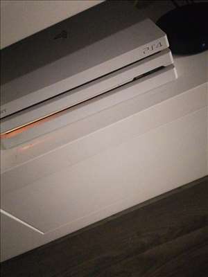 Voici un exemple d'une Sony PS4 à réparer
