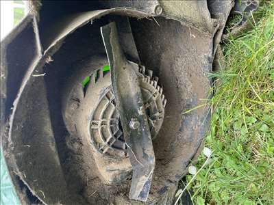 Annonce pour réparer une tondeuse à gazon à moteur électrique