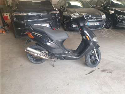 Voici un exemple d'un scooter 50cc à réparer
