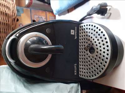 Exemple d'une machine à café à dosettes individuelles à restaurer