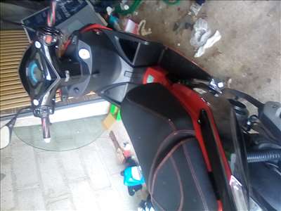 Voici un exemple d'un scooter 50cc à réparer