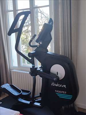 Voici un exemple d'un vélo elliptique de cardio-training à réparer