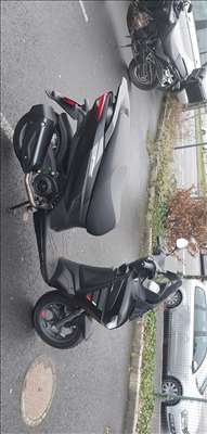 Voici un exemple d'un motoscooter à réparer