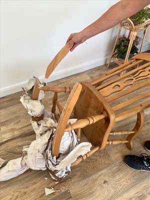 Annonce pour réparer une chaise en bois