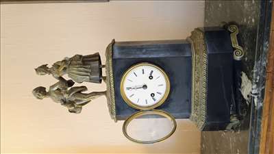 Voici un exemple d'une horlogerie antique à réparer