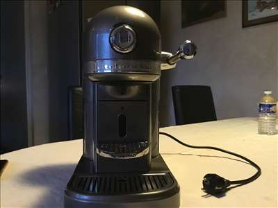 Voici un exemple d'une machine à café moderne à réparer