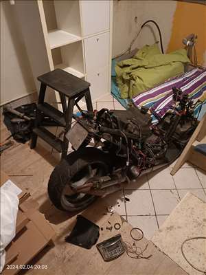 Voici un exemple d'un scooter 50cc à réparer