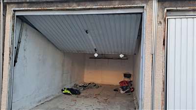 Annonce pour réparer une porte de garage
