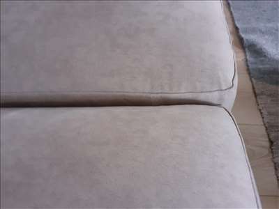 Voici un exemple d'un divan à réparer