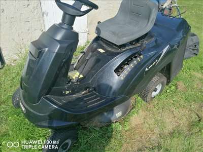 Exemple d'une tondeuse à gazon tracteur à restaurer