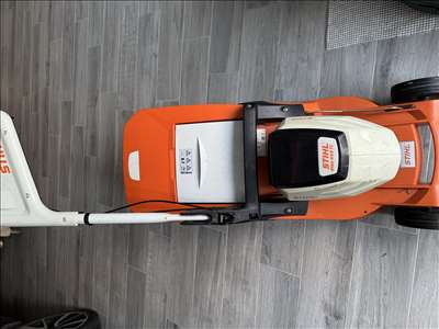 Voici un exemple d'une tondeuse électromécanique à réparer
