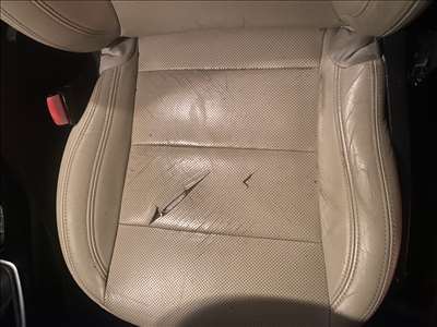 Voici un exemple d'une sellerie automobile à réparer