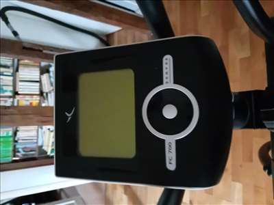 Voici un exemple d'un vélo elliptique de cardio-training à réparer