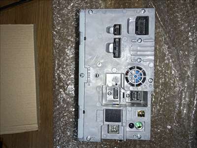 Exemple d'un poste de radio auto à restaurer