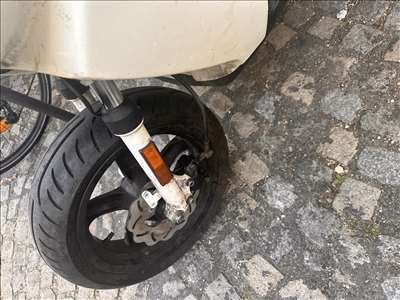 Voici un exemple d'un scooter 50cc à réparer