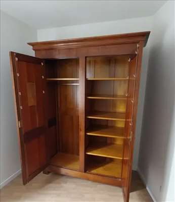 Voici un exemple d'un mobilier de chambre à réparer