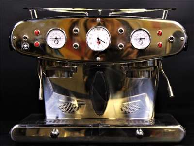 Voici un exemple d'une machine à café moderne à réparer