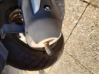 Voici un exemple d'un motoscooter à réparer