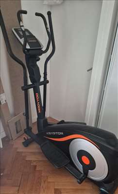 Voici un exemple d'un vélo elliptique de cardio-training à réparer