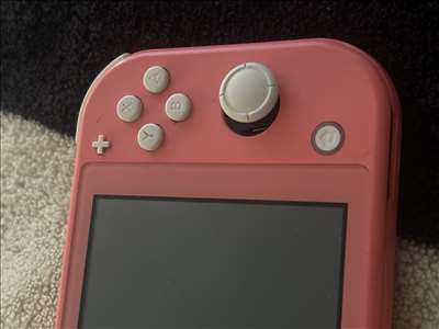 Voici un exemple d'une Nintendo Switch à réparer