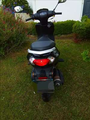 Voici un exemple d'un scooter 50cc à réparer