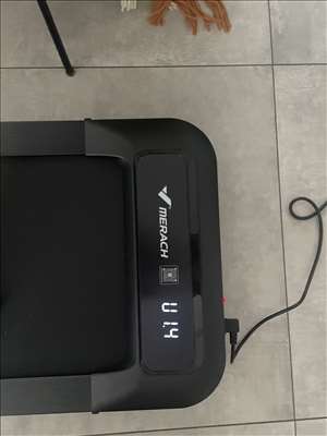 Voici un exemple d'un tapis de course à pied à réparer