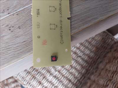 Voici un exemple d'un appareil à micro-ondes à réparer