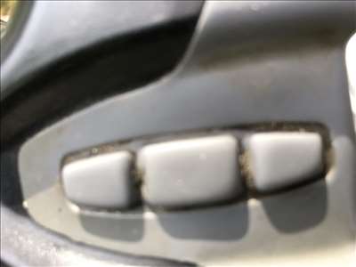 Voici un exemple d'un caddy de golf à réparer