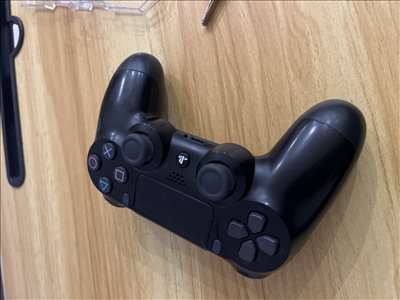 Voici un exemple d'une Sony PS4 à réparer