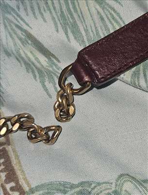 Voici un exemple d'une valise de luxe à réparer