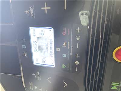 Voici un exemple d'un appareil de course à réparer