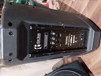 Voici un exemple d'une enceinte de sonorisation à réparer