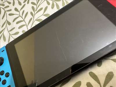 Voici un exemple d'une Nintendo Switch à réparer