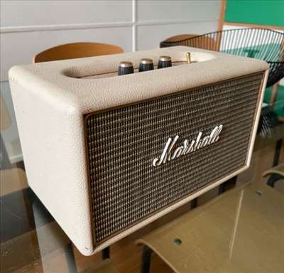 Voici un exemple d'une enceinte de sonorisation à réparer