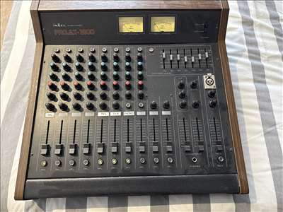 Voici un exemple d'une console audio à réparer