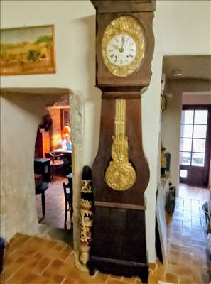 Voici un exemple d'une horlogerie antique à réparer