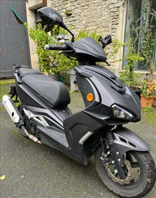 Voici un exemple d'un motoscooter à réparer