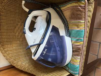 Voici un exemple d'un fer à repasser électrique à réparer