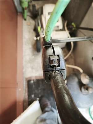 Voici un exemple d'une tondeuse électromécanique à réparer