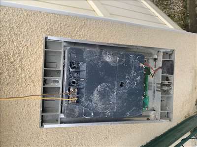 Voici un exemple d'une carte centrale à réparer