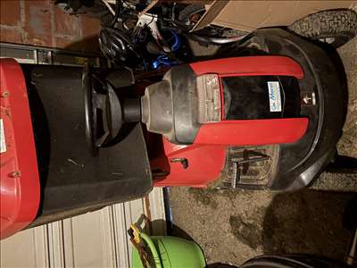 Exemple d'une tondeuse à gazon tracteur à restaurer