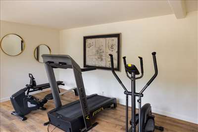 Voici un exemple d'un rameur cardio à réparer