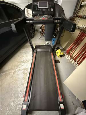 Voici un exemple d'un tapis de course à pied à réparer