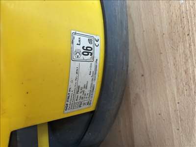 Annonce pour réparer une tondeuse à gazon à moteur électrique