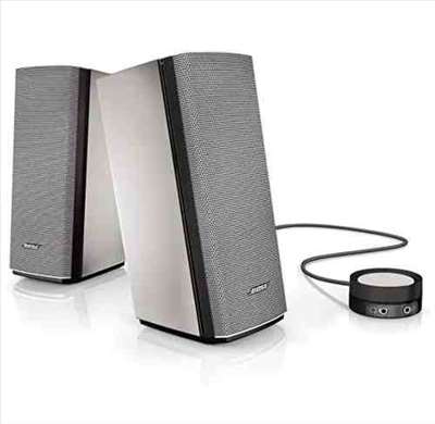 Voici un exemple d'une enceinte acoustique à réparer