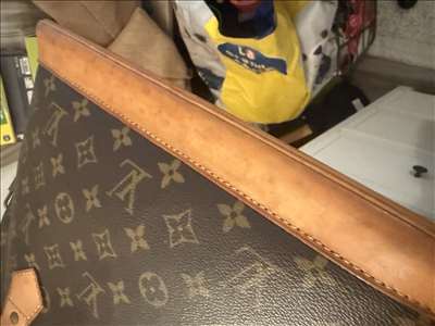 Voici un exemple d'un accessoire de designer à réparer