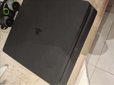 Voici un exemple d'une Sony PS4 à réparer