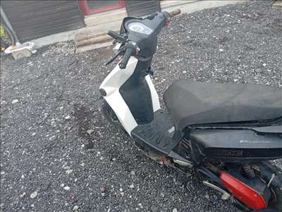 Voici un exemple d'un motoscooter à réparer