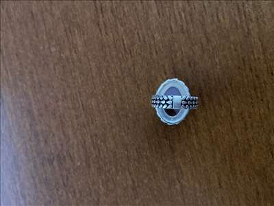 Voici un exemple d'une chevalière en argent à réparer